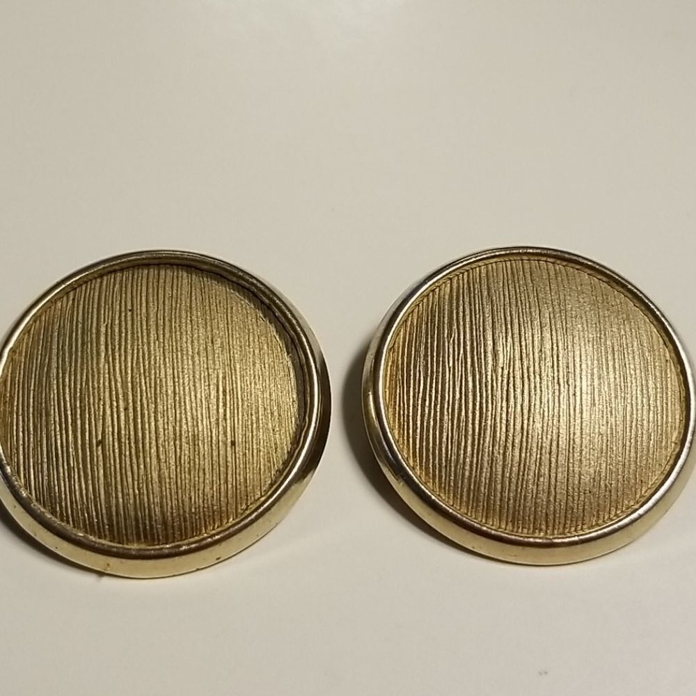 Vintage goldtone clip on earrings by Coro